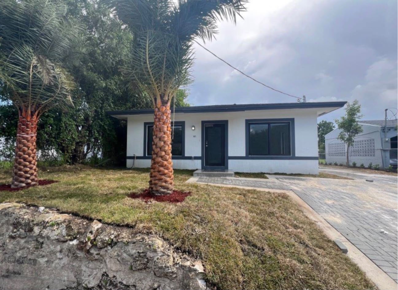 North Miami Twin Home exterior cover photo